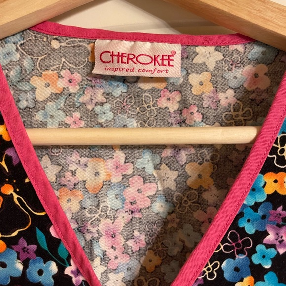 Cherokee floral tie back scrub top sz small - Picture 2 of 7